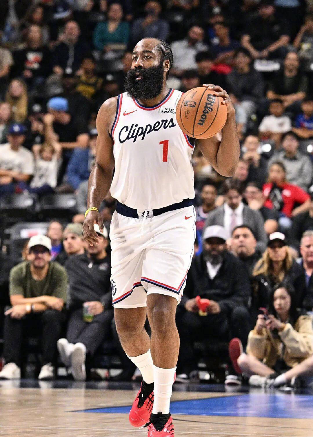 包含洛杉矶快船发布备战花絮；加时末段主帅复盘；NBA季后赛任务艰巨；更衣室氛围转暖的词条yy易游平台官网