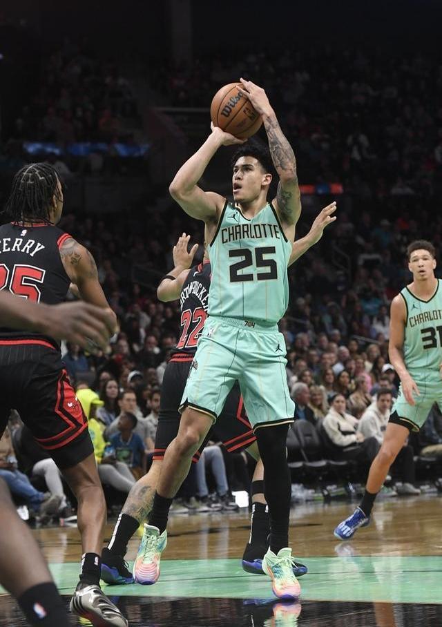 重磅！瓦伦西亚远射贴柱备战意大利杯赛后芝加哥公牛战术微调，利物浦冲刺阶段止住颓势的简单介绍yy易游中国